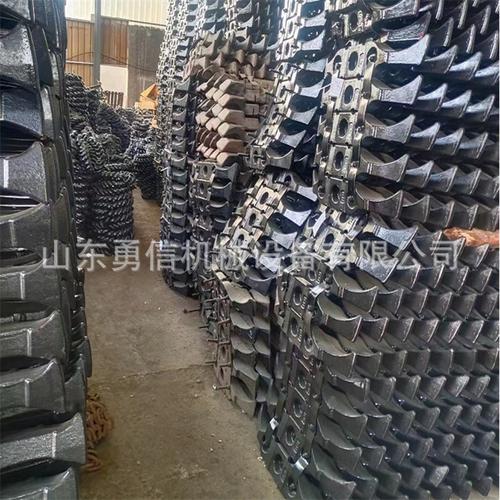重型刮板机专用刮板 煤矿运输中的关键耐磨配件解析